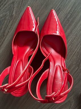 Jessica Simpson Red Patent Pointed Slingback Heels